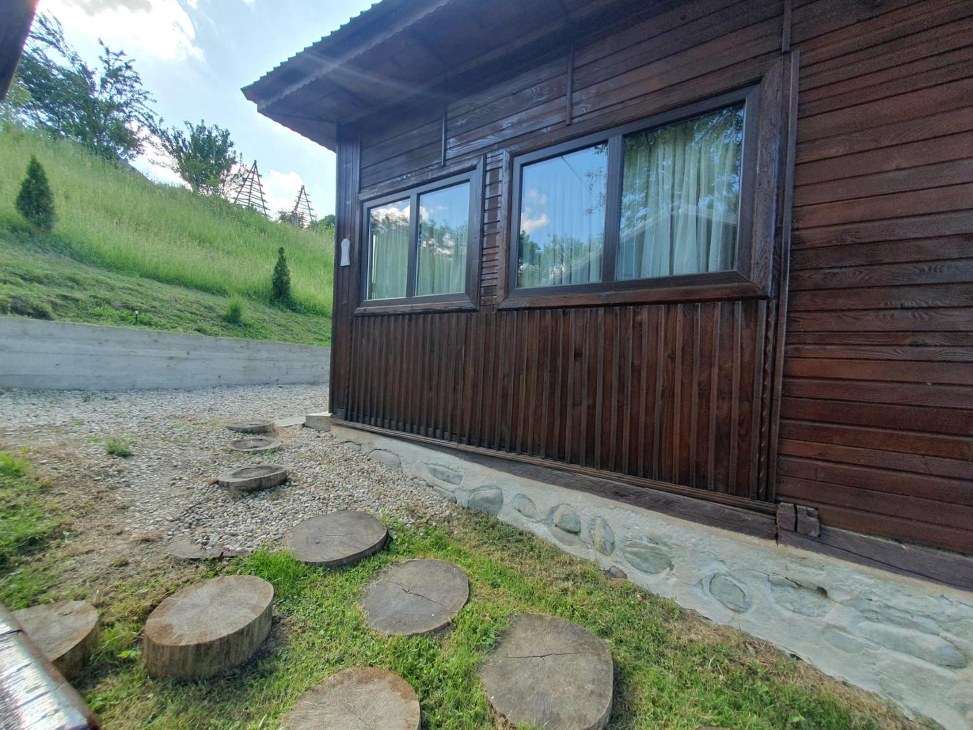 Cabana Valea Lui Mas Robaia Eksteriør billede
